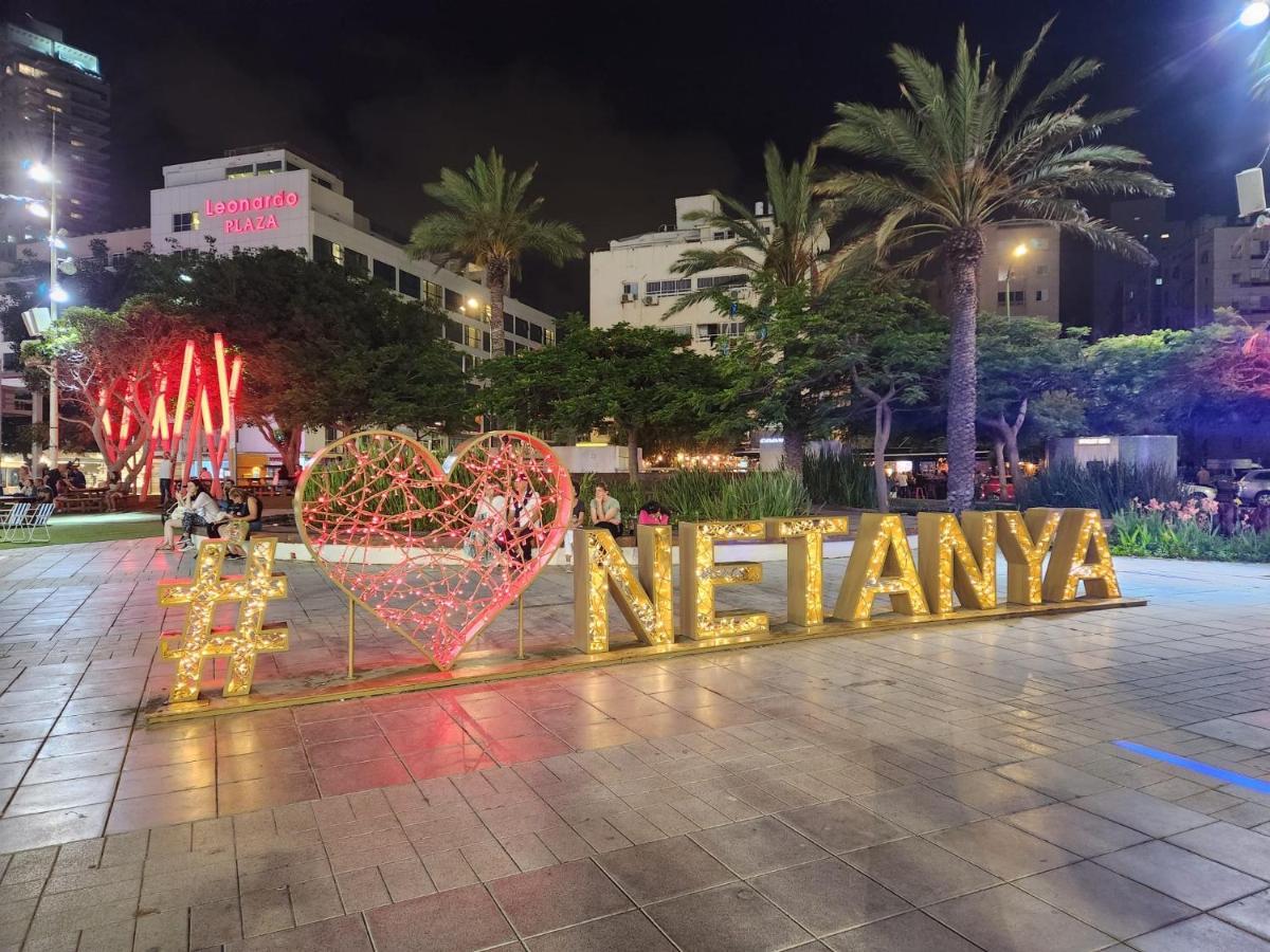 Chilling In Netanya Exterior foto